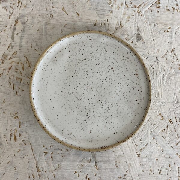 plate-white on white dotted clay-medium