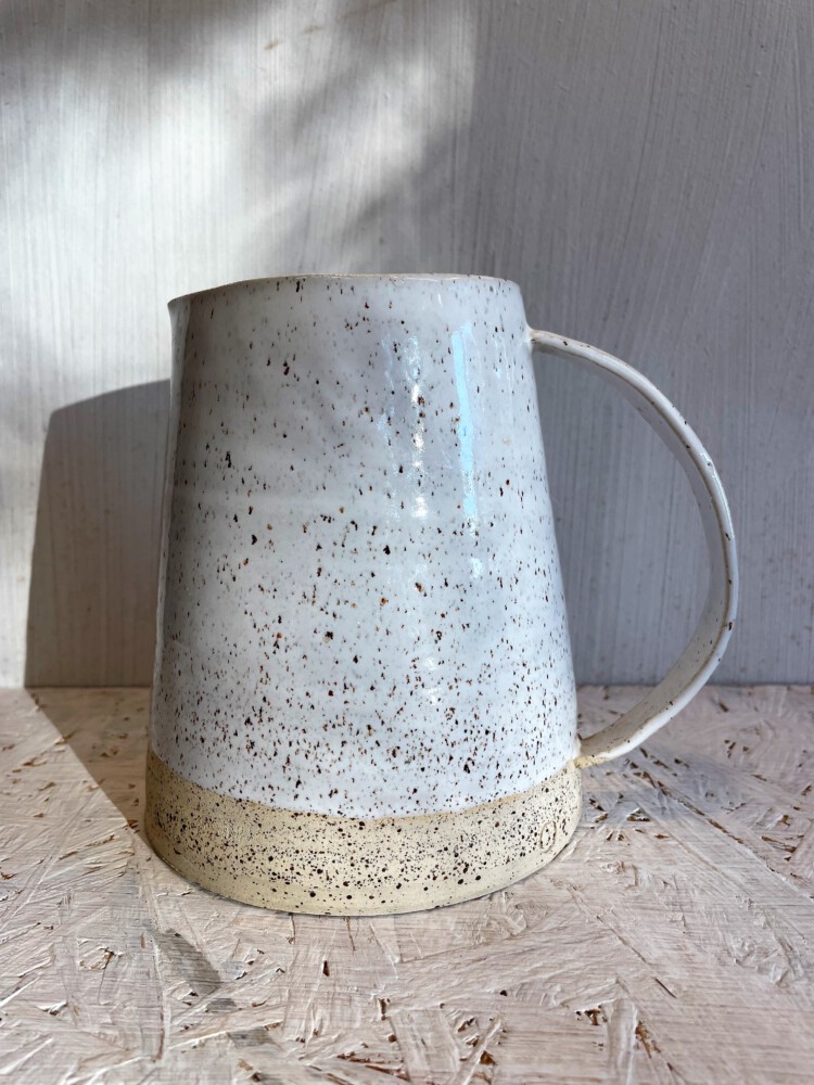 pitcher-white on dotted clay-large pitcher-white on dotted clay-large