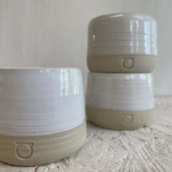 cup rounded - white on white clay