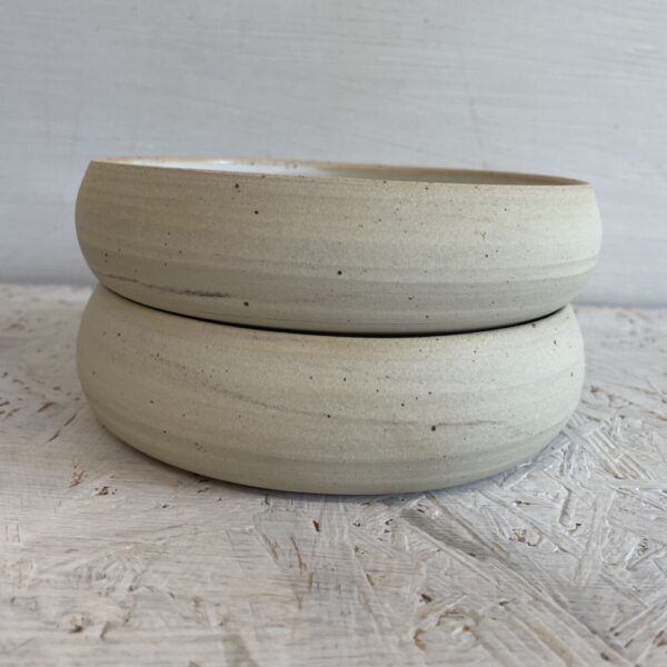 plate deep-white on white clay-medium
