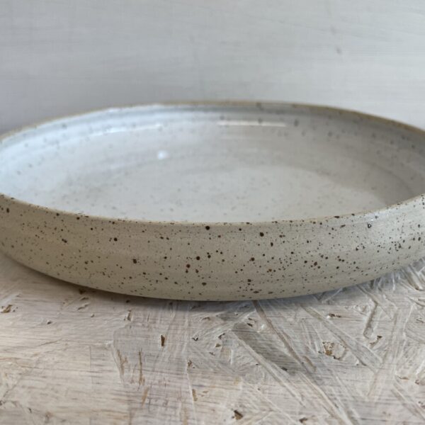 plate deep-white on dotted clay-large