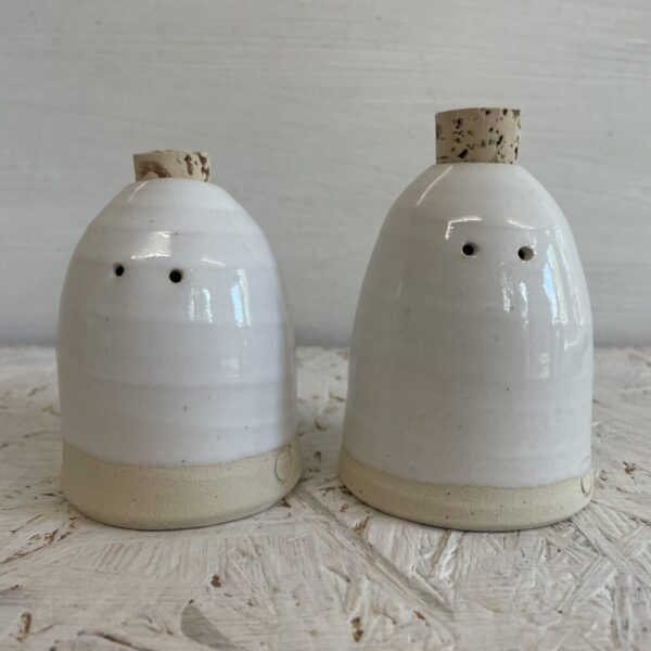 spice dish for cinnamon-white on brown clay