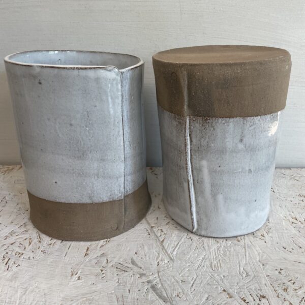 vase-white on mix clay-tulip