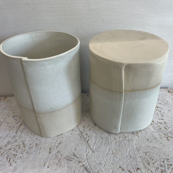 vase-matte white on white clay-tulip